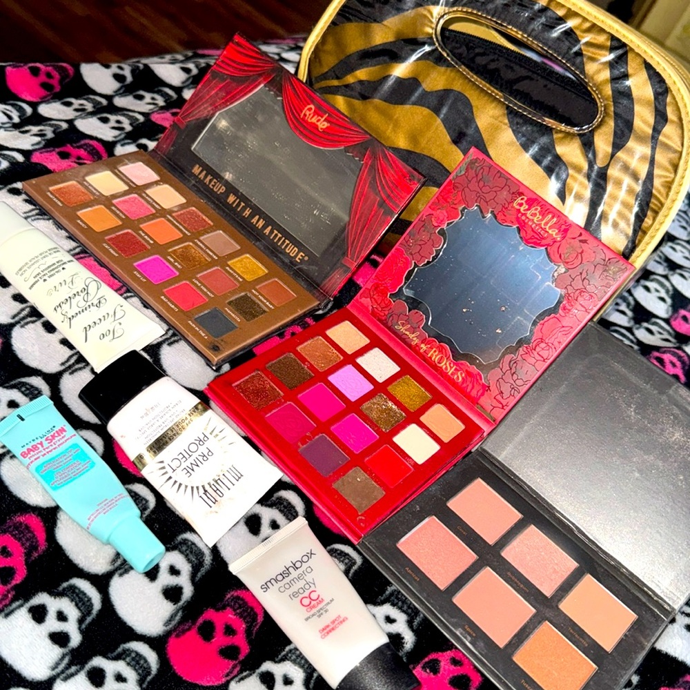 Make up Bundle sold as is